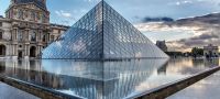 Pyramide du Louvre