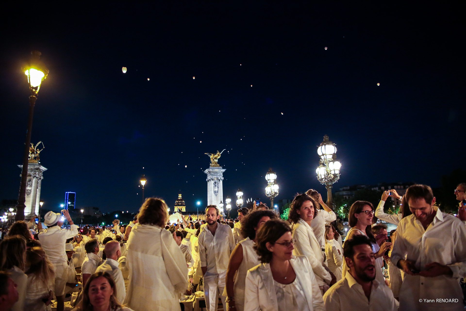 Edition 2014 du dîner en blanc - Pont Alexandre III